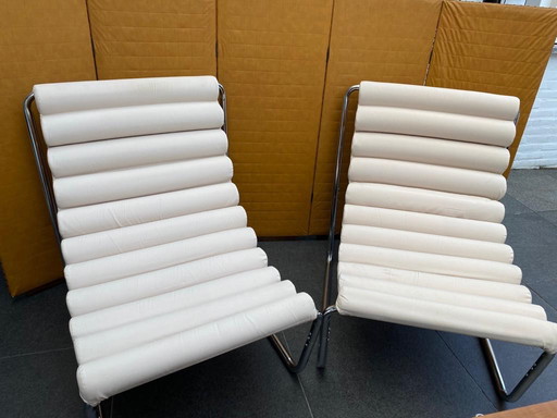 2 pieces vintage designer lounge chairs