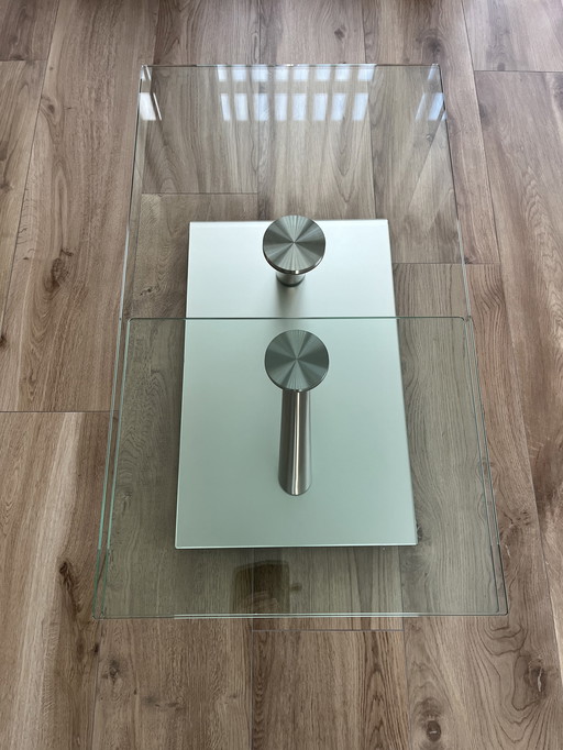 Table basse en verre de la marque Naos