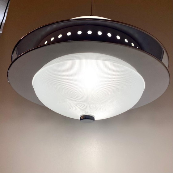 Image 1 of 1x Lámpara colgante de diseño espacial en vidrio y metal, Italia, década de 1960