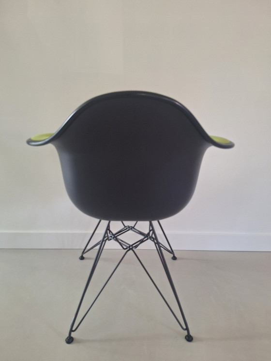 Image 1 of 4x Vitra Eames Dar Black