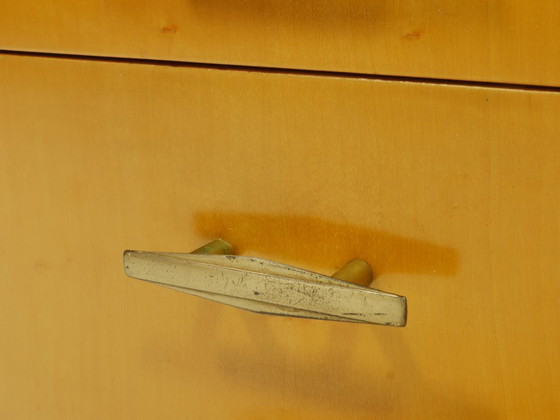 Image 1 of Commode/armoire d'entrée vintage des années 1960 – makoré et bouleau, poignées en laiton, style Mid-Century