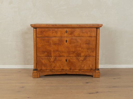 Cómoda Biedermeier de la década de 1830