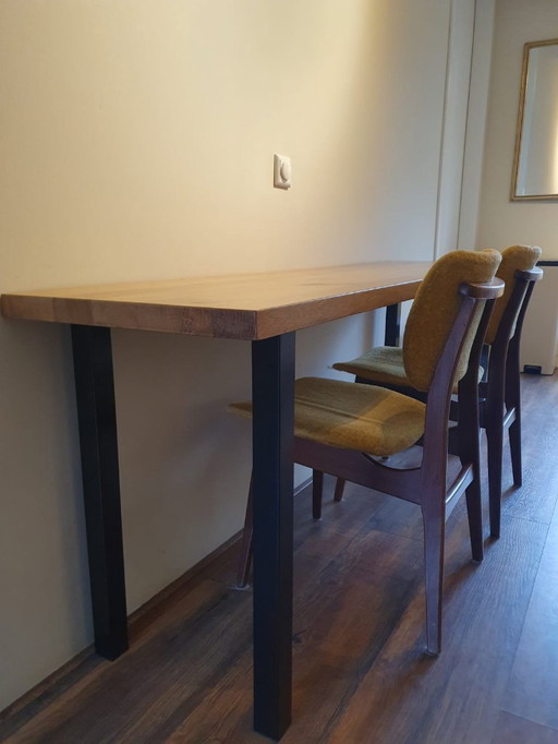 Table étroite en chêne massif 200 cm – Pieds en acier noir