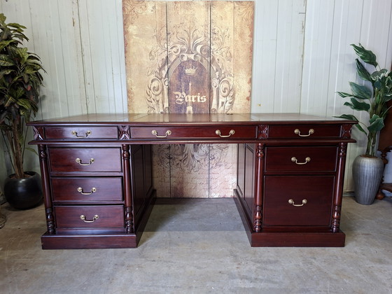 Image 1 of Large classic desk, writing table, with leather inlay, light signs of use, dimensions: 200x90cm and 84cm high.