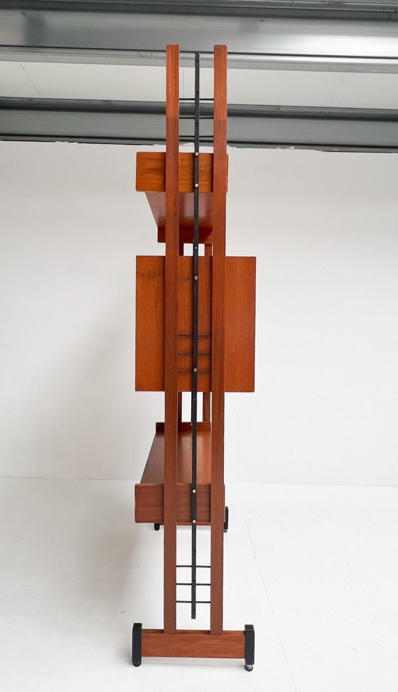 Image 1 of Singular librería independiente de teca, Italia, años 60