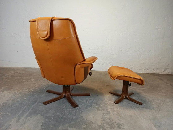 Hjellegjerde Møbel cognac leather recliner armchair and footstool – Wood (photo 5 of 15)
