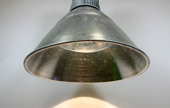 Image 1 of Große industrielle Aluminium-Pendelleuchte von Elektrosvit, 1960er Jahre