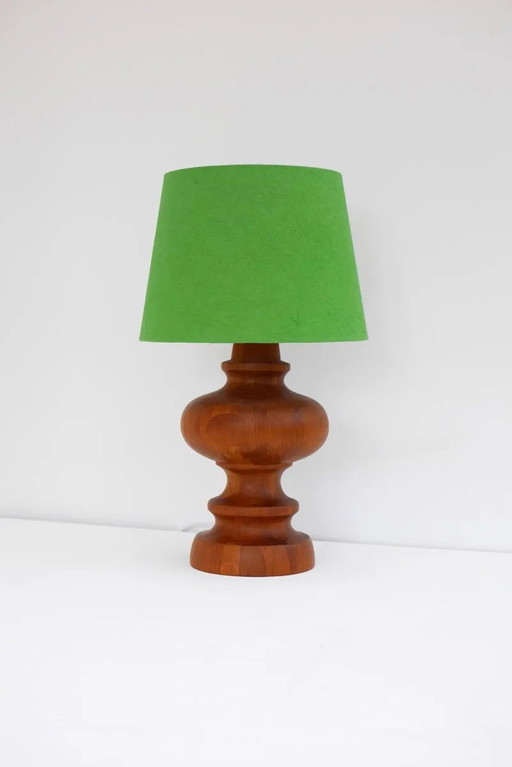Mid-century modern Scandinavian oak table lamp from Möllers