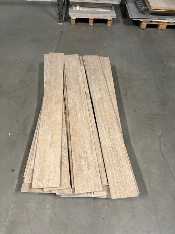 Image 1 of Houtachtige laminaat look tegels +-6M2 totaal