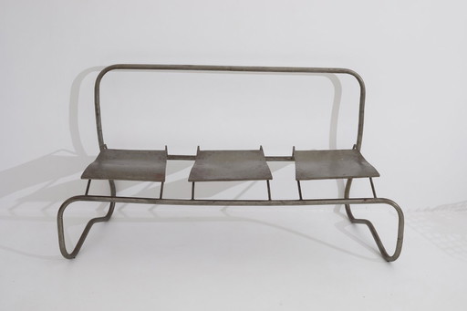 Sculpturaal metalen bankje / Gesigneerd kunstwerk uit 2000