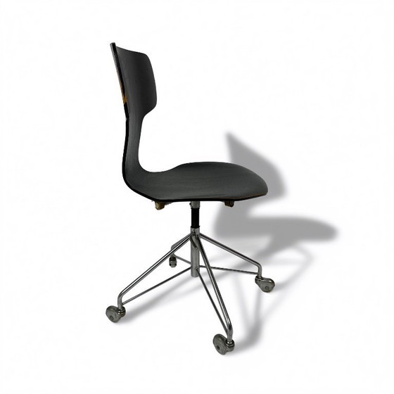 Image 1 of Sedia da ufficio girevole vintage modello 3113 del 1969, disegnata da Arne Jacobsen per Fritz Hansen.