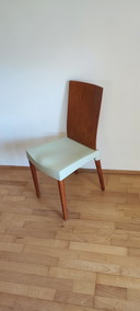 PHILIPPE STARCK – Kartell 4874 „Miss Trip“ – Kirsche / salbeigrün.