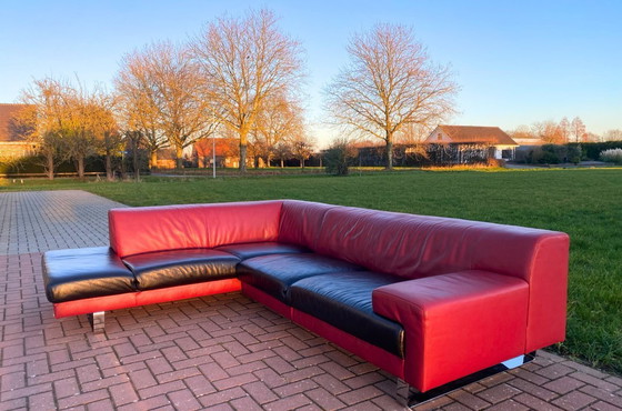 Image 1 of Divano angolare Montel in vera pelle rossa e nera