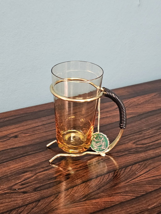 Estante para aperitivos vintage de cristal naranja con soporte de latón – glazen karaffen, Glass