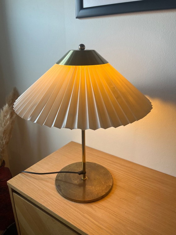 Stunning Vintage Le Klint 307 Brass Table Lamp – Danish Design Classic – Metal (photo 11 of 12)