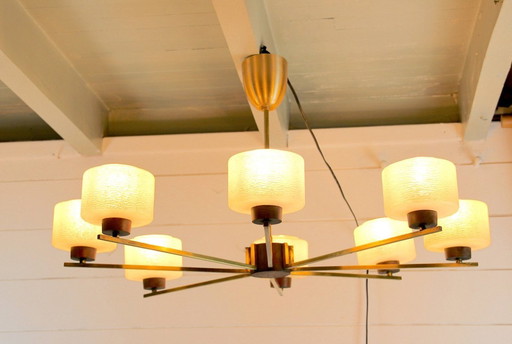 Lampadario scandinavo a otto luci, teak, ottone e opalino, metà secolo