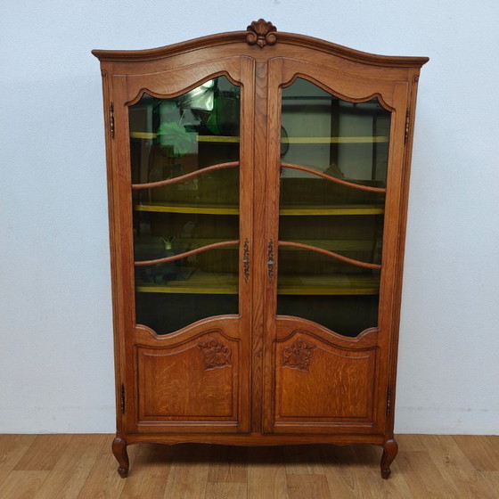 Image 1 of Vintage Queen Ann cabinet display cabinet sideboard bookcase