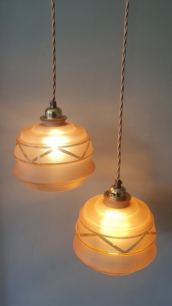 Image 1 of Set Vintage hanglampen - rose opaline glas met frosted textuur en decoratie