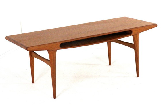 Image 1 of Table basse vintage « Smile » dans le style de Johannes Andersen