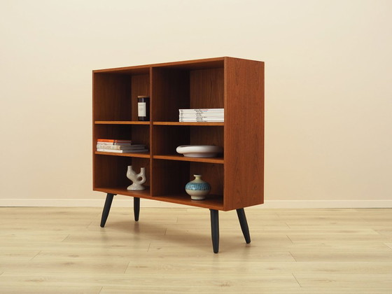 Estantería danesa chapada en teca con patas angulares, década de 1960. – Librerías, Wood (photo 4 of 12)
