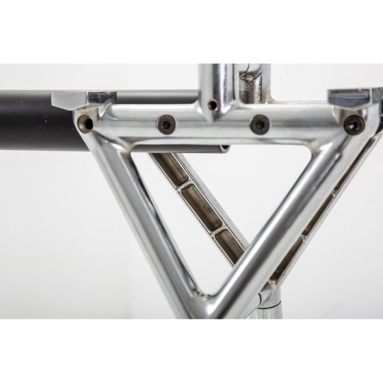 Tecno Nomos Base – Tables, Metal, Rubber (photo 4 of 5)