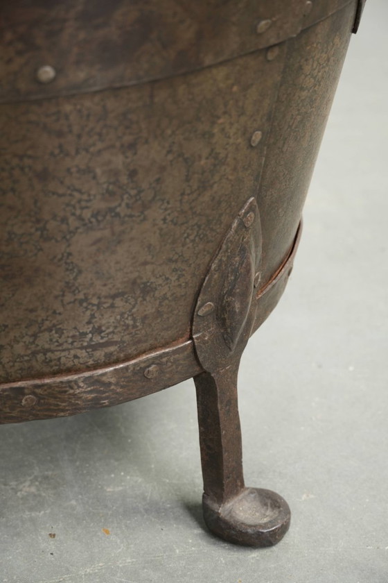 Image 1 of Unieke En Bijzondere Antieke Koperen Ketel/Bak Voor Haardhout