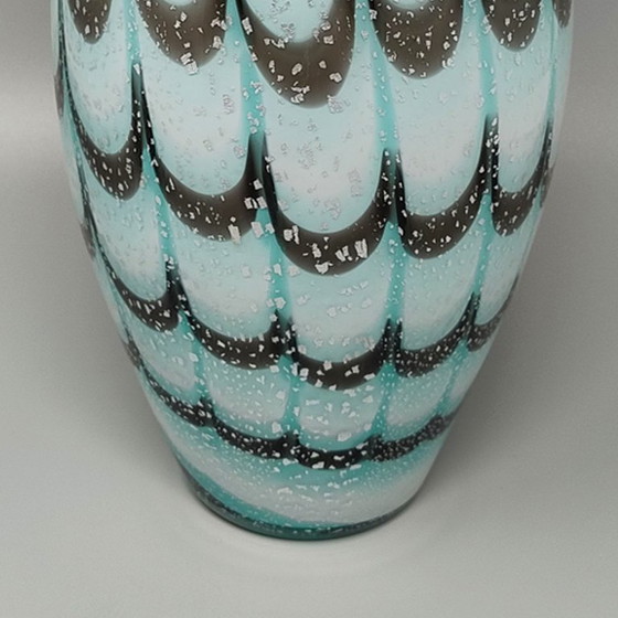 Image 1 of Vase de luxe en verre de Murano fabriqué à la main dans les années 1960. Fabriqué en Italie