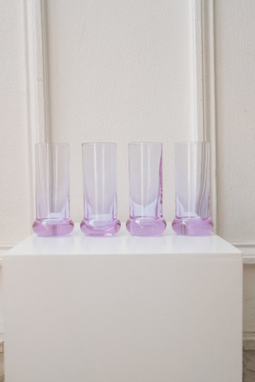 4 vasos largos de color lila con base redonda, procedentes de Italia, década de 1970.