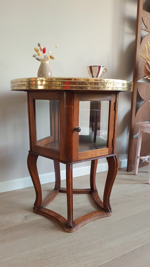 Belle armoire à thé ancienne avec dessus en cuivre