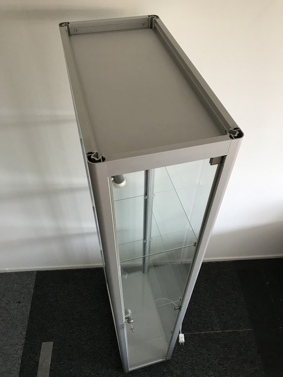 Image 1 of MEDEA vitrinekast