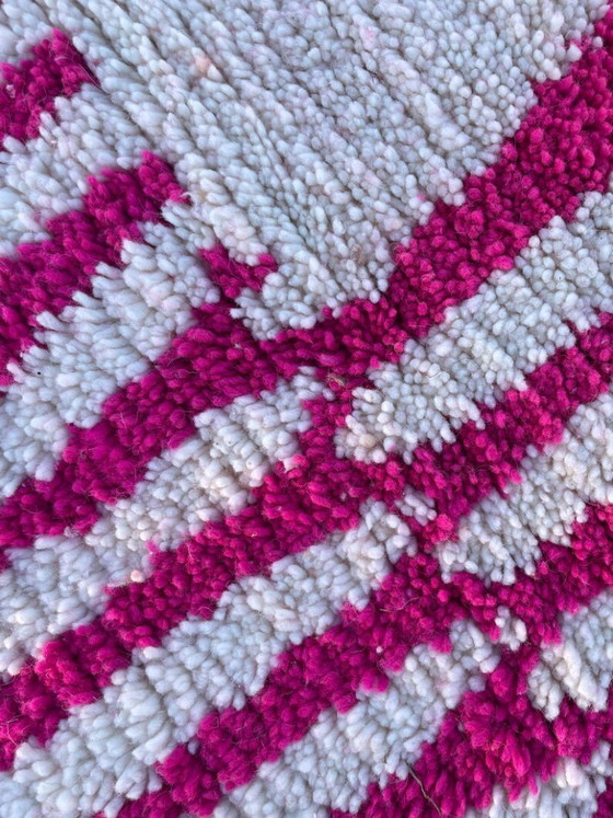 Image 1 of Magnifique Tapis artisanal rose 250cmx150cm 