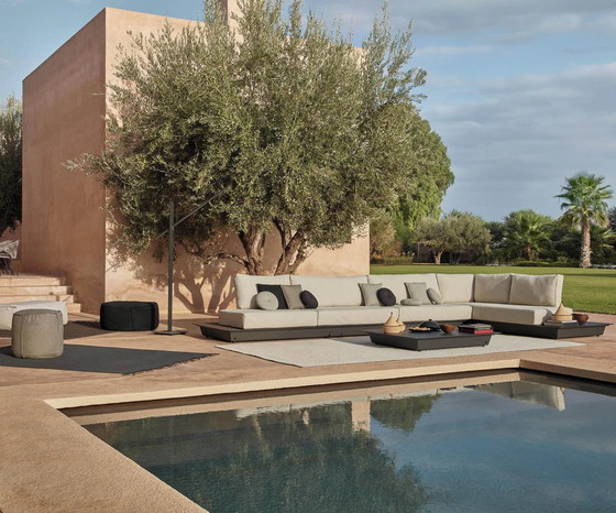 Image 1 of Set completo di divani, sedie, tavolo e braccioli Manutti Air Lounge modulari