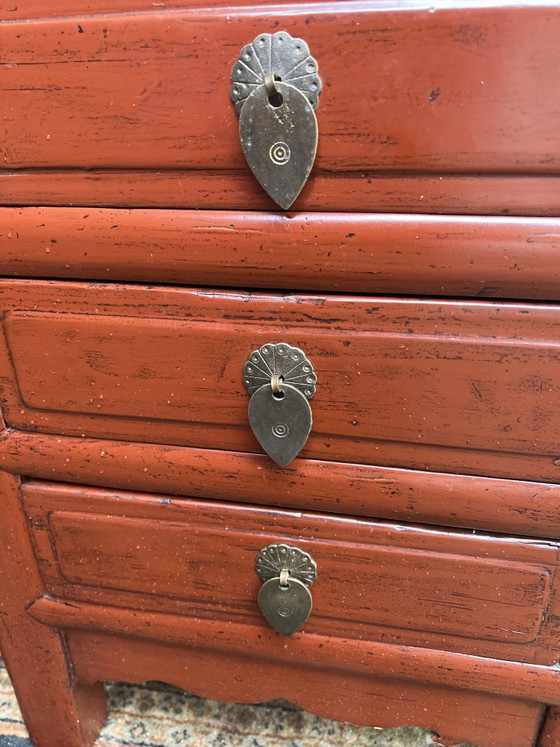 2 Tables de chevet chinoises rouge/brun avec 3 tiroirs/6 tiroirs au total – Accessoires de chambre, Wood (photo 4 of 5)