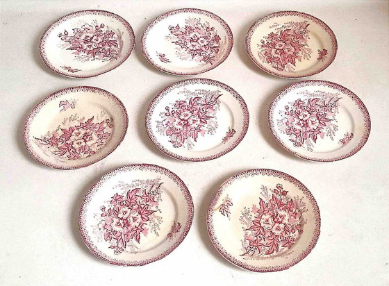 Image 1 of Set of 8 Terre de Fer plates, Eglantines pattern, late 18th century, 22.5 cm diameter