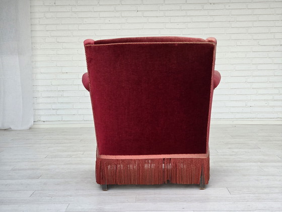 Image 1 of Fauteuil danois des années 1960, velours d'ameublement rouge cerise, bois de frêne, original