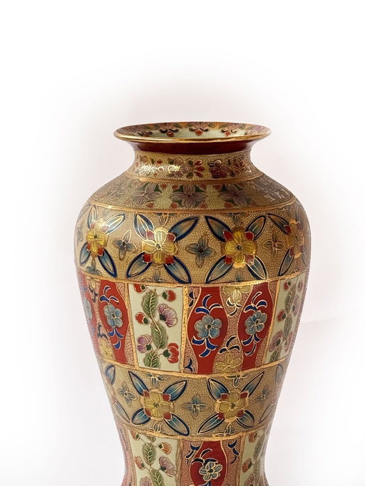 Vaso in ceramica giapponese in stile Satsuma