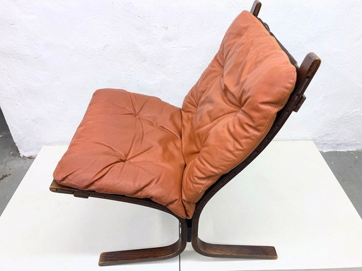 1 Siesta fauteuil ontwerp Ingmar Relling voor Westnofa cognackleurig leer