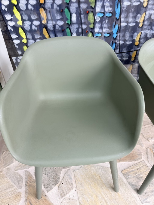 Muuto - Silla de fibra con base de madera