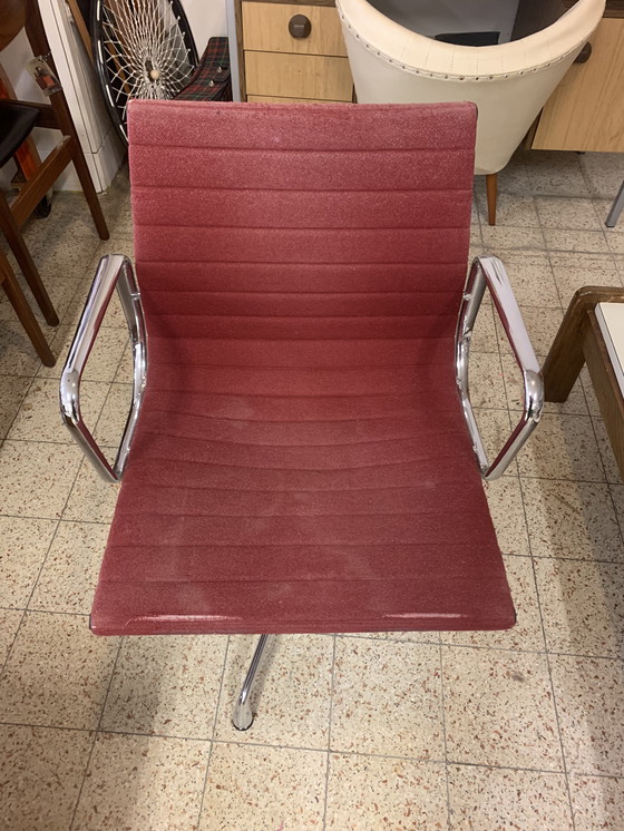 Image 1 of 4x sedie di design marca: vitra wine red