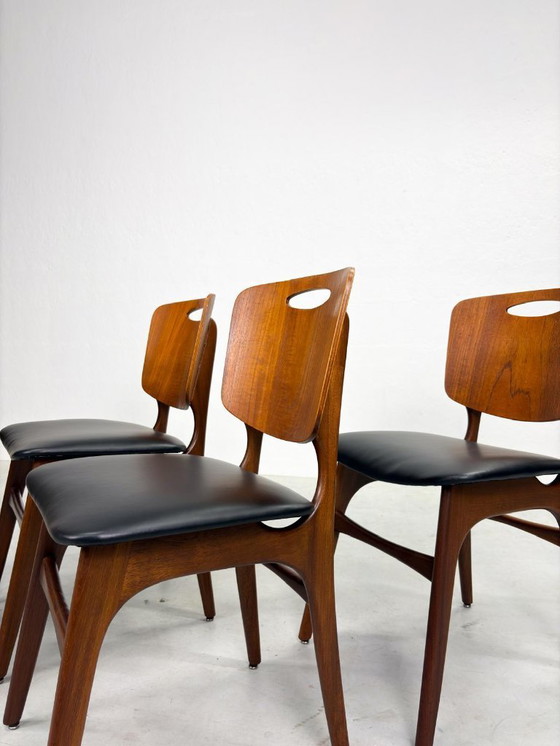 Image 1 of Set of Mid-century Dining Chairs in Danish Design