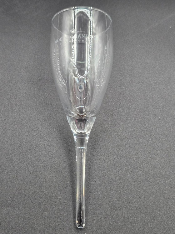 Image 1 of Champagne flutes in houders Moët & Chandon