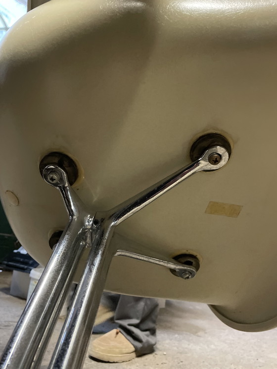 Image 1 of Chaise Eames vintage unique (PAC)