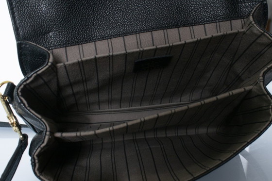 Louis Vuitton, Bolso Pochette Metis Empreinte negro – Bolsos cruzados, Calfskin (photo 10 of 16)