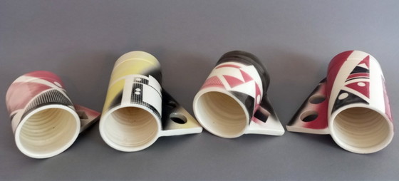 Image 1 of 4 abstrakt/postmoderne, spritzdekorierte Studio-Keramikbecher, 1984