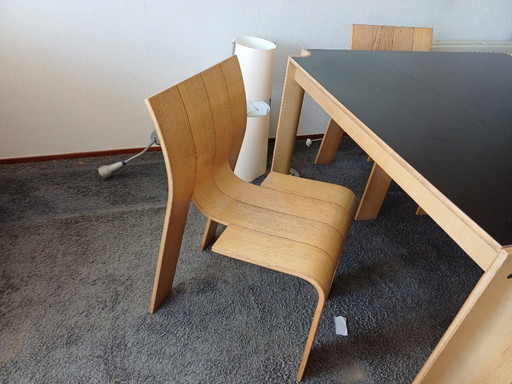 Gijs Bakker, eethoek met vier stripstoelen