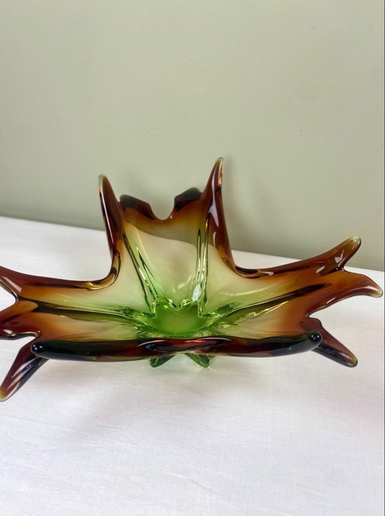 Große skulpturale Schale aus mundgeblasenem Glas – Dekorative Objekte (photo 8 of 10)