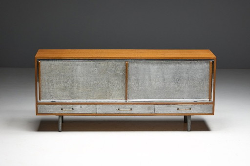 Mid-Century Modern Sideboard mit gehämmerter Metallfassade, Frankreich, 1960er