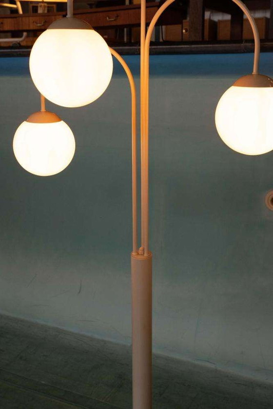 Image 1 of Space age waterfall floor lamp minimalist floor lamp white