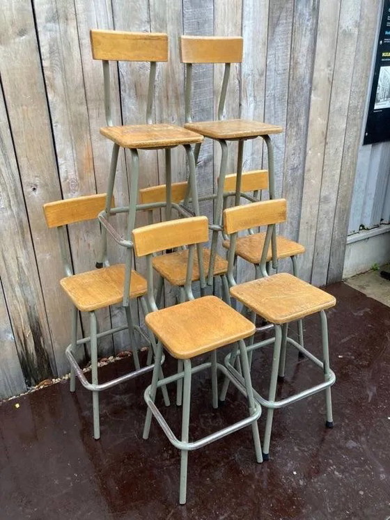High industrial stools (60cm), ideal for your project, green frame 1 of 40, Barstools, Metal, Industrieel (photo 5 of 11)