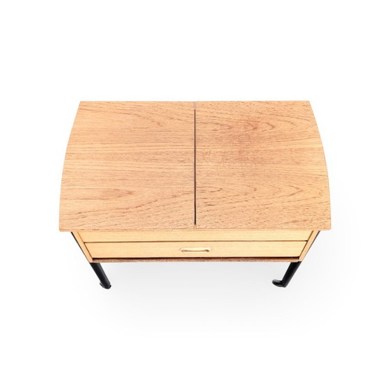 Originele bijzettafel/naaiwagen uit het midden van de vorige eeuw, walnoothout, vintage uit de jaren 60 (photo 5 of 10)